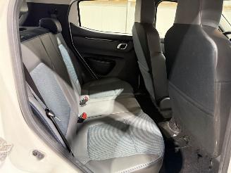 Dacia Spring 27kWh 33kW Comfort Plus Orange Pack picture 36