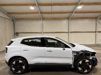 skadebil auto Volvo EX30 69kWh 200kW Single Motor Extended Range Plus 2025/10