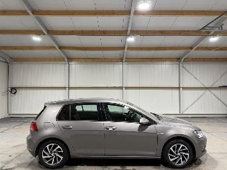 Unfallwagen Volkswagen Golf 1.0TSI 85kW Comfortline 2015/10