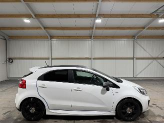 Schadeauto Kia Rio 1.4CVVT 80kW Executiveline Airco 2015/3