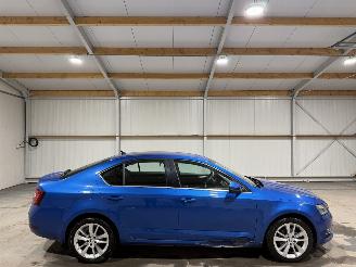 krockskadad bil auto Skoda Octavia 1.0TSI 85kW Greentech Style Business 2018/10