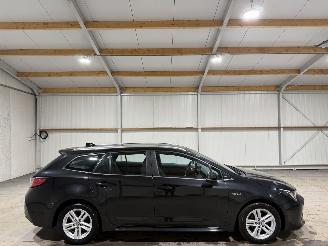 damaged passenger cars Toyota Corolla Touring Sports 1.8Hybrid 72kW Automaat Active 2021/6