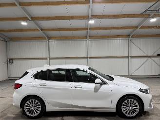 skadebil auto BMW 1-serie 118i 100kW Automaat High Executive 2021/1