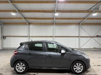 Unfallwagen Peugeot 208 1.0VTI 50kW Access 2013/11