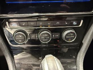 Volkswagen Golf R 2.0TSI 221kW Automaat 4-Motion R Pano picture 54