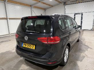 Volkswagen Touran 1.6TDI 81kW 7p Automaat SCR Connected Series 7 Persoons picture 6