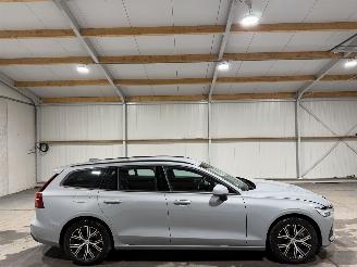 skadebil auto Volvo V-60 2.0B4 145kW Automaat Essential Edition 2025/10