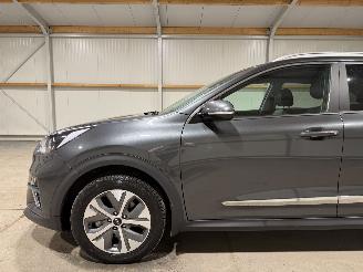 Kia e-Niro 64kWh 150kW Automaat DynamicPlusLine picture 16