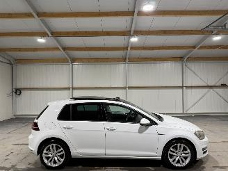 krockskadad bil auto Volkswagen Golf 1.4TSI 103kW Automaat Pano ACT Highline Pano 2014/5