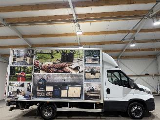 Schade bestelwagen Iveco Daily 40c18 3.0D 132kW Automaat Dubbellucht Bakwagen Laadklep 2017/8