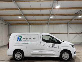 krockskadad bil bedrijf Opel Combo E 50kWh 100kW L2H1 Airco Edition 2023/1