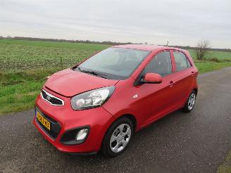 Schadeauto Kia Picanto 1.0 CVVT ISG 69pk 170.000km 5Drs  Airco   2013 2013/9