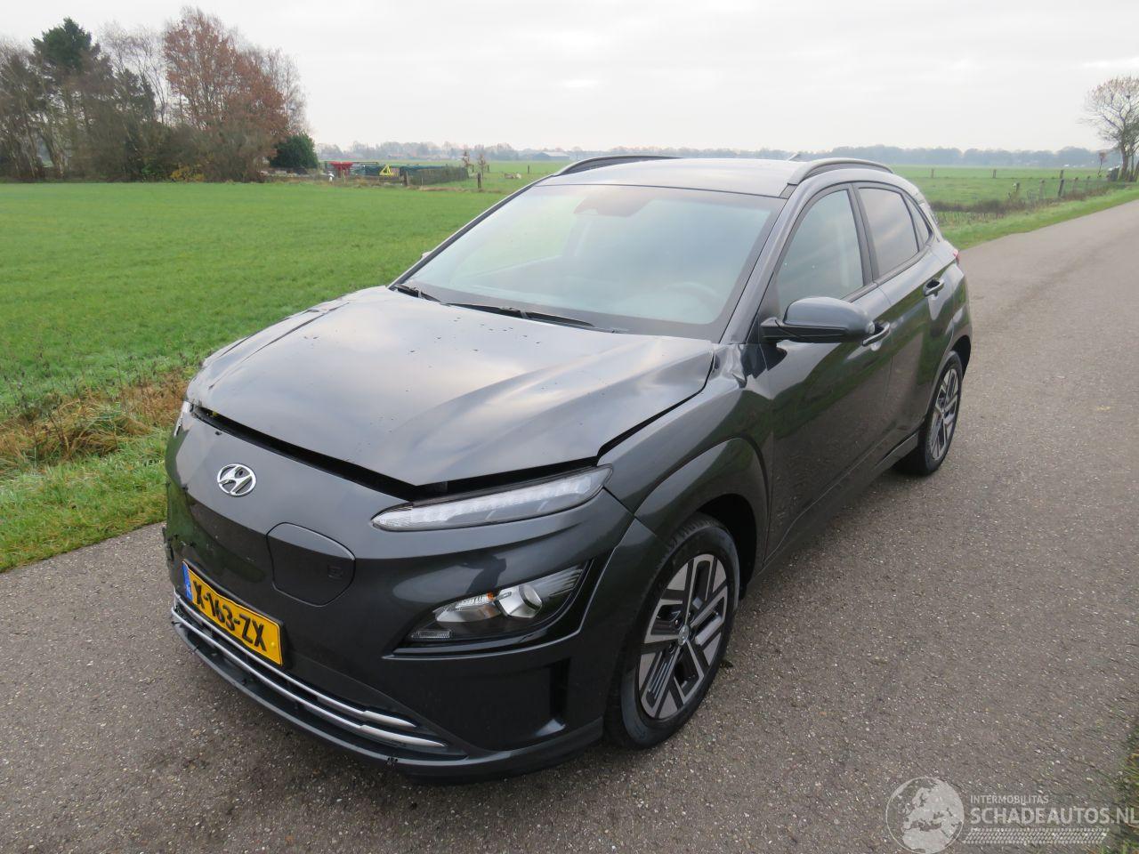 Hyundai Kona 39 kw Automaat Hybride  Elektrisch 2021  40.000km Camera Navigatie  stoelverwarmig  nieuwstaat