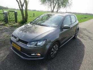 Damaged car Volkswagen Polo 1.2 TSi 90pk 5drs Navigatie Aircoclimaat 2017 2017/5