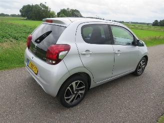 Peugeot 108 1.2 VTI Allure  192.000km  Orgineel Navigatie  Airco  2014 schadevrij picture 18