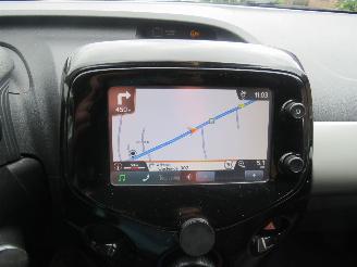 Peugeot 108 1.2 VTI Allure  192.000km  Orgineel Navigatie  Airco  2014 schadevrij picture 2