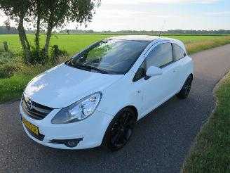 Vaurioauto  passenger cars Opel Corsa Opel Corsa 1.4-16V \'111\' Edition Navigatie Airco schadevrij 2010/4