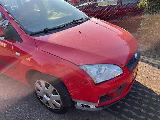 uszkodzony samochody osobowe Ford Focus 1.6 2007/3