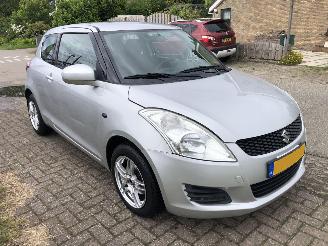 uszkodzony samochody osobowe Suzuki Swift Swift 1.2 Comfort EASSS 2013/1