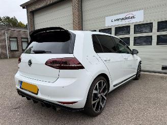 Vaurioauto  passenger cars Volkswagen Golf 2.0 TSI GTI Clubsport Automaat 2016/11