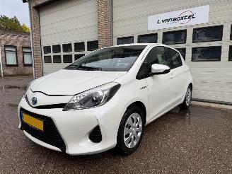 Schadeauto Toyota Yaris 1.5 Full Hybrid Aspiration Automaat Navi Clima 92628 Km ! 2013/7