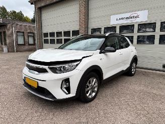 Schadeauto Kia Stonic 1.0 T-GDi MHEV DynamicLine Navi Clima 51460 Km NAP ! 2022/2