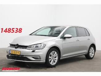 uszkodzony samochody osobowe Volkswagen Golf 1.0 TSI DSG Comfortline ACC Clima SHZ PDC. 2019/4