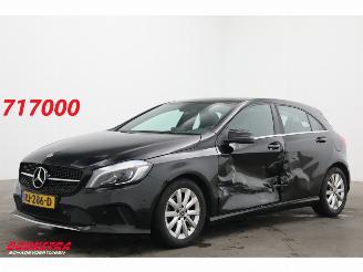 Schadeauto Mercedes A-klasse 180 d Business Solution Navi Airco Cruise SHZ PDC 2017/11