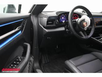 Porsche Macan 4 100 kWh Sport Chrono PDLS+ PASM Pano Bose 360° AHK 2.175 km! picture 18