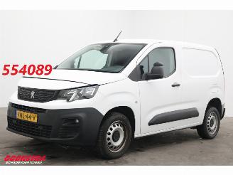 krockskadad bil bedrijf Peugeot Partner 1.5 BlueHDI Premium Navi Airco Cruise Camera PDC AHK 2022/4