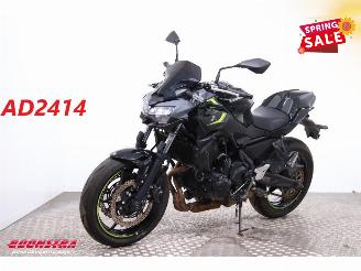 skadebil motor Kawasaki Z 650 ABS LED 2.559 km!! 2024/10