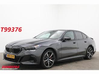 Unfallwagen BMW 5-serie 530e M-Sport Pro Leder ACC H/K Camera SHZ 2024/12