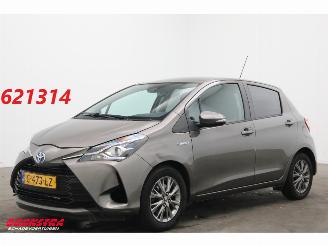 damaged passenger cars Toyota Yaris 1.5 Hybrid Comfort Navi Clima Cruise Camera 2019/10