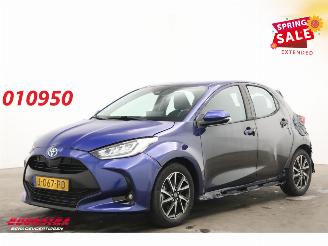 Damaged car Toyota Yaris 1.5 Hybrid First Edition LED ACC Navi Clima Camera 2020/9