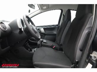Toyota Aygo 1.0 VVT-i Now 5-DRS Navi Airco 96.456 km! picture 17