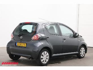 Toyota Aygo 1.0 VVT-i Now 5-DRS Navi Airco 96.456 km! picture 3