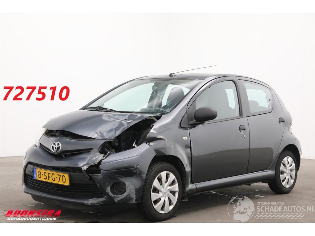 Toyota Aygo 1.0 VVT-i Now 5-DRS Navi Airco 96.456 km!