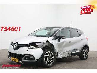 Unfallwagen Renault Captur 0.9 TCe Dynamique Navi Clima Cruise Camera PDC AHK 2015/5