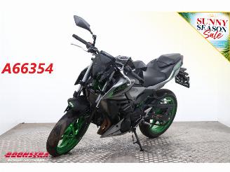 krockskadad bil auto Kawasaki C3 Z500 SE ABS LED 2025/6