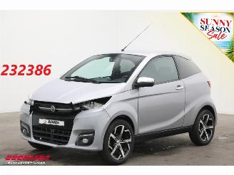 Vaurioauto  microcars Aixam  E Coupe Elektrisch Premium Moped Leder Bluetooth Camera 2021/11
