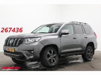 uszkodzony samochody ciężarowe Toyota Landcruiser 2.8 D-4D-F Challenger Blind Van Leder Navi Cruise Camera SHZ Ventilatie AHK 2022/9