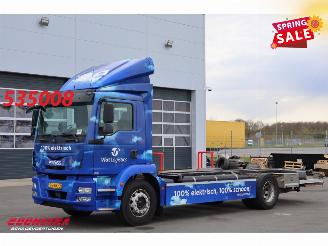 damaged trucks MAN  1820 Electric Full Air Dhollandia 120.310 km! 2016/6