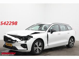 Schadeauto Volvo V-60 2.0 B3 Plus Dark LED ACC Leder H/K Camera SHZ AHK 2023/5