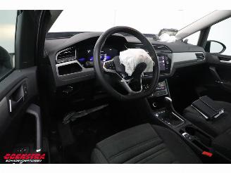 Volkswagen Touran 2.0 TDI 150 PK DSG Navi Clima Cruise SHZ PDC picture 19