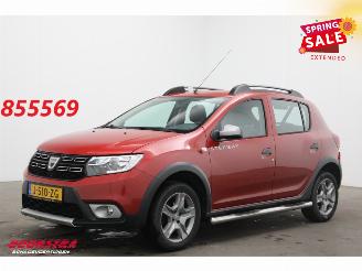 Vaurioauto  passenger cars Dacia Sandero 1.5 dCi S&S Stepway Navi Airco Cruise PDC AHK 2018/4
