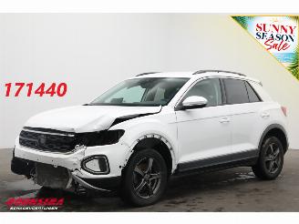 uszkodzony samochody osobowe Volkswagen T-Roc 1.5 TSI DSG Life Edition LED ACC Virtual Navi Clima SHZ PDC 2024/10