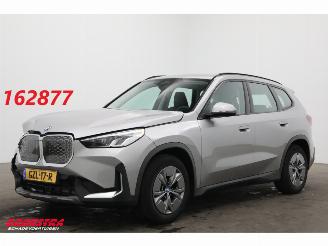 Schadeauto BMW iX1 xDrive30 67 kWh LED ACC Apple/Android Camera SHZ 2025/1