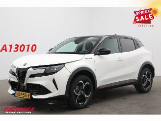 krockskadad bil auto Alfa Romeo Junior 1.2 Turbo Hybrid Ibrida Speciale Navi Clima Cruise Camera SHZ PDC 2025/1