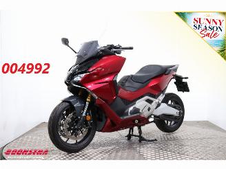 damaged motor cycles Honda  Forza 750 ABS DCT 9.215 km! 2021/5