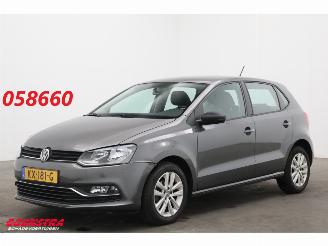 krockskadad bil auto Volkswagen Polo 1.2 TSI Comfortline Airco Bluetooth 98.593 km! 2017/2